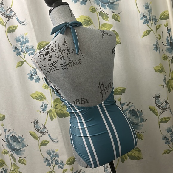 Stunning teal and white one piece - Picture 2 of 6